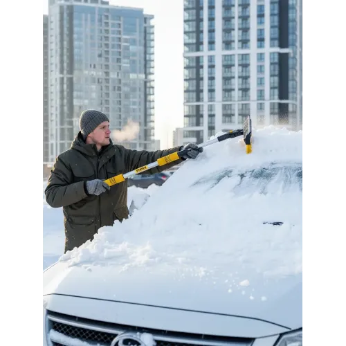 STAYER телескопическая щётка с поворотной головой и водосгоном от снега автомобильная, 990-1445 мм (61042-145)