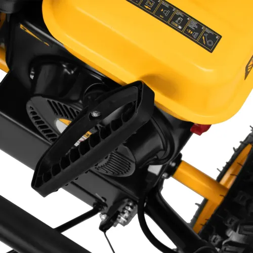 Снегоуборщик бензиновый SBM 610, 212 cc, ручной старт, фара Denzel